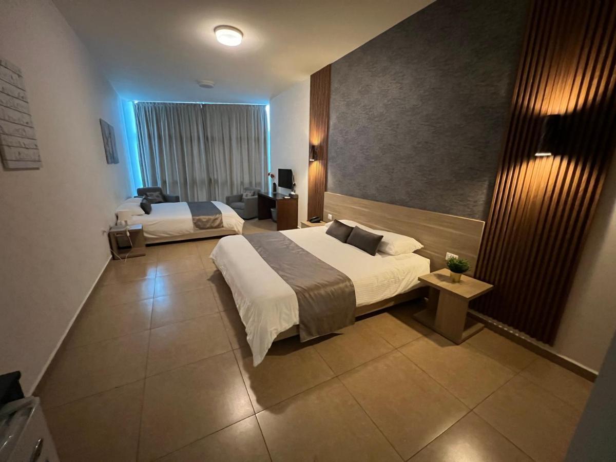 Byblostar Hotel Luaran gambar