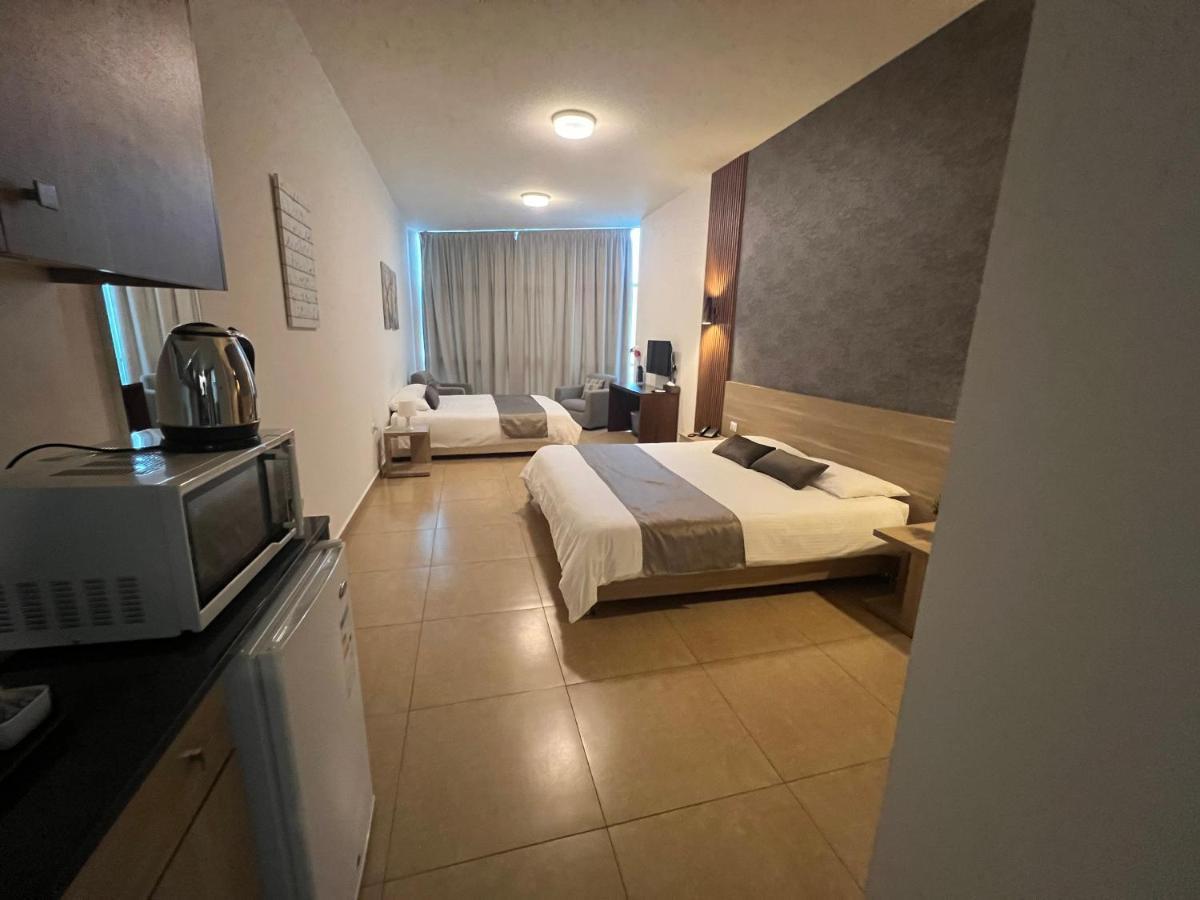 Byblostar Hotel Luaran gambar