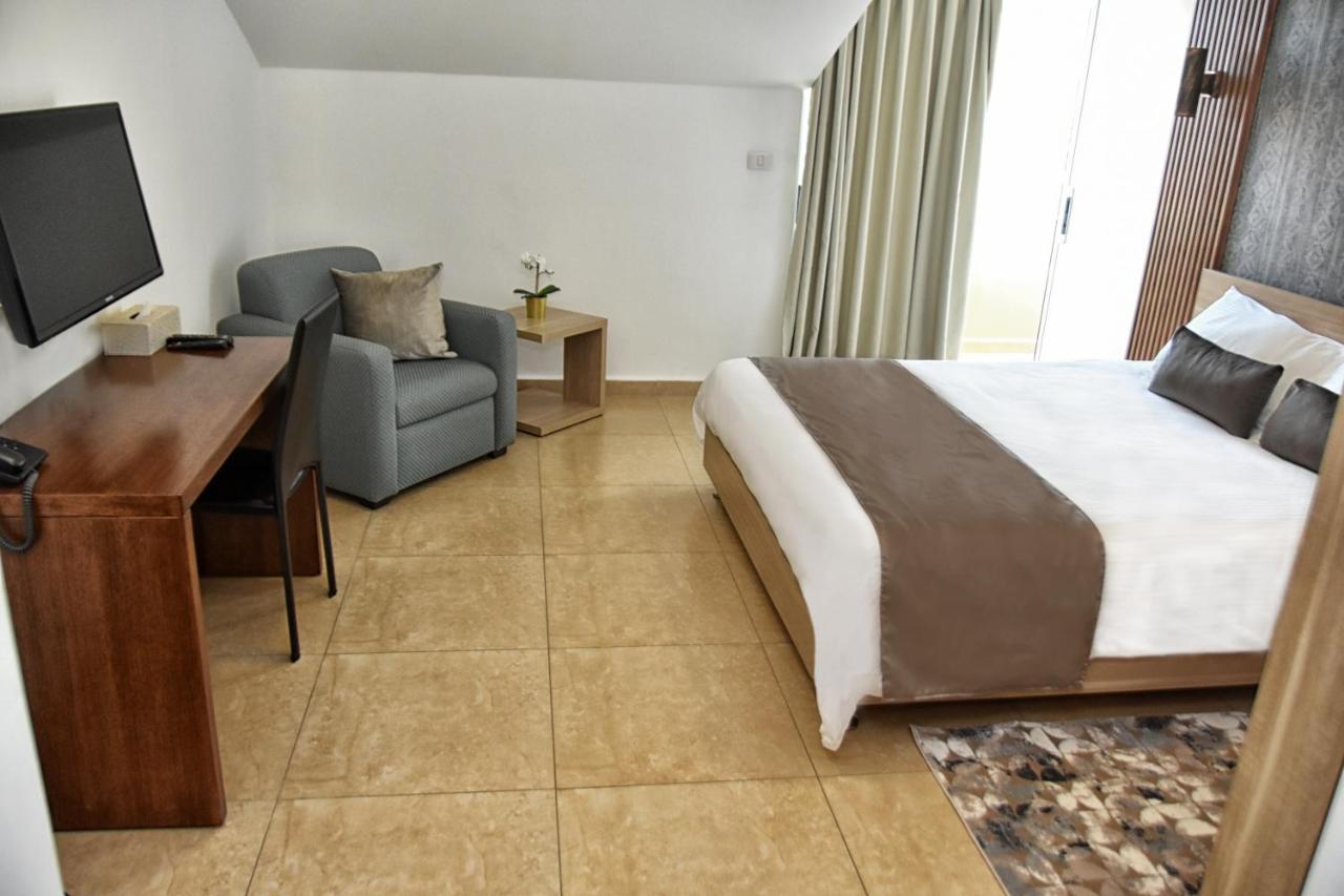 Byblostar Hotel Luaran gambar