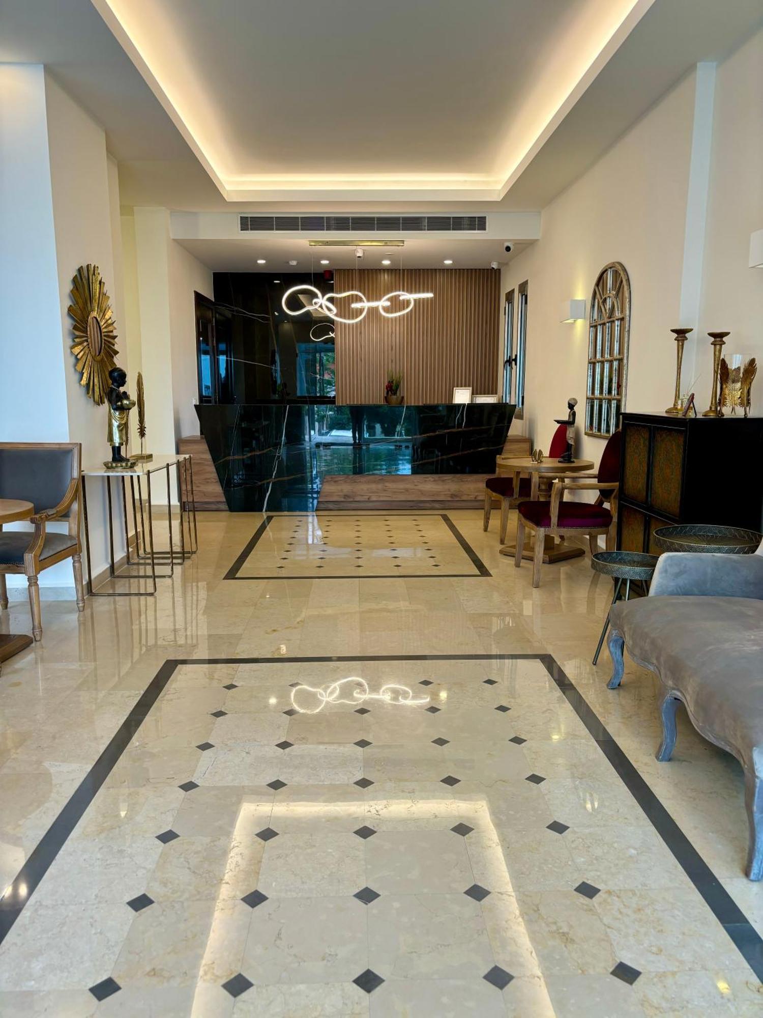 Byblostar Hotel Luaran gambar